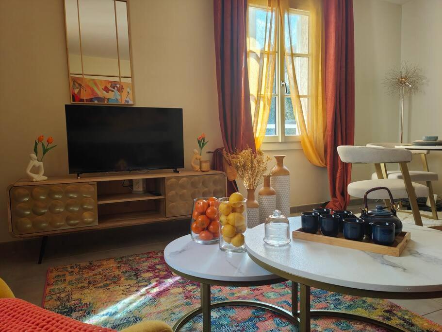 Appartement T2 54m² Parking Coeur De *